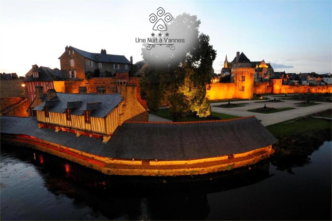 Centre Ville A Pied Appt Avec Sauna, Linge, Wifi, Stationnement Gratuit 반느 외부 사진